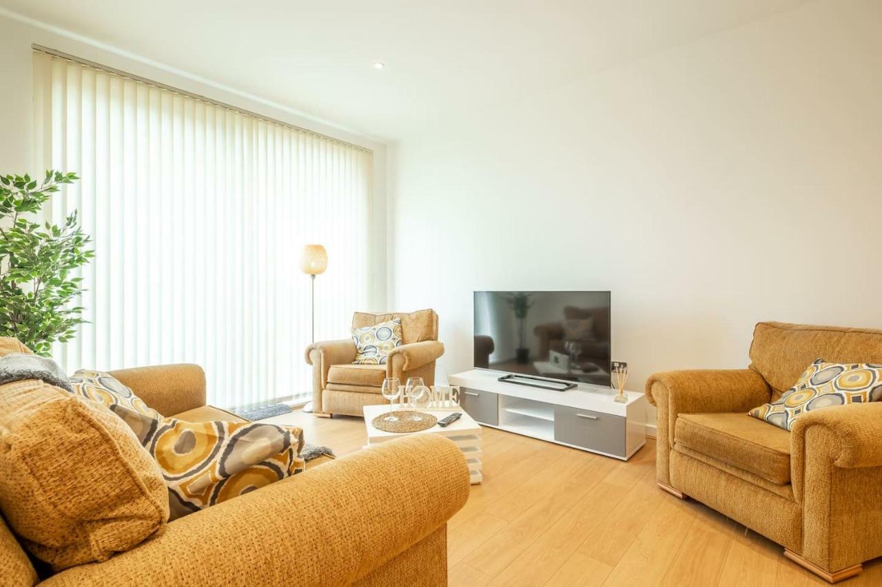 Central Bedford: Two Bedrooms, Breakfast Basket Exterior photo